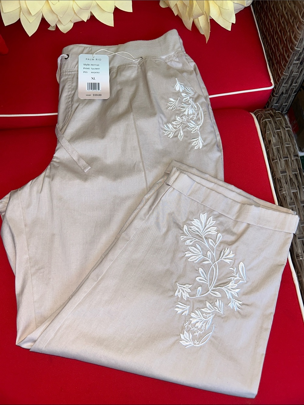 Palm Rio Cropped Drawstring Pants in Cream - Picture 3 of 9